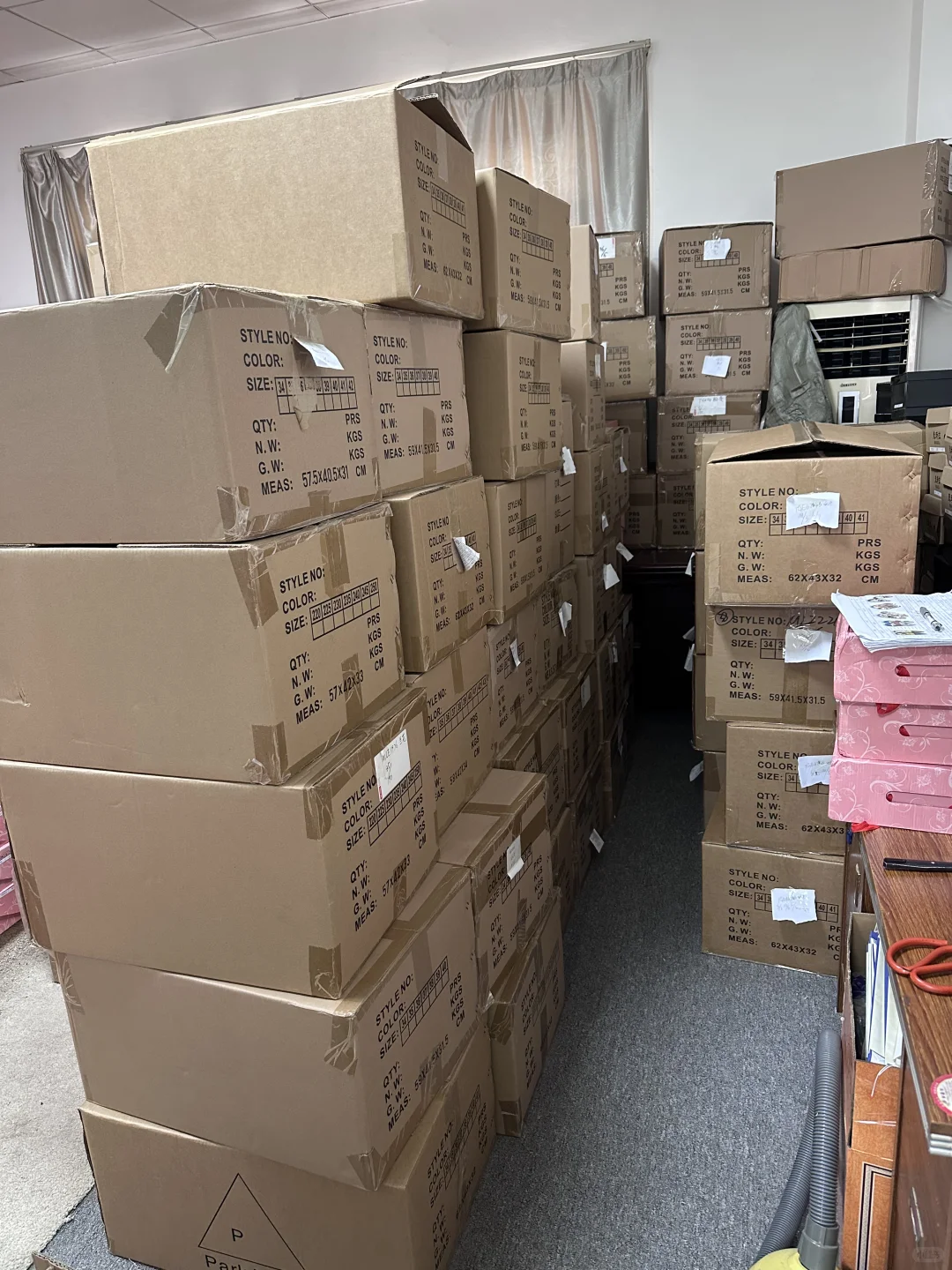 疫情三年，我们为责任囤的货，如今堆满了仓库