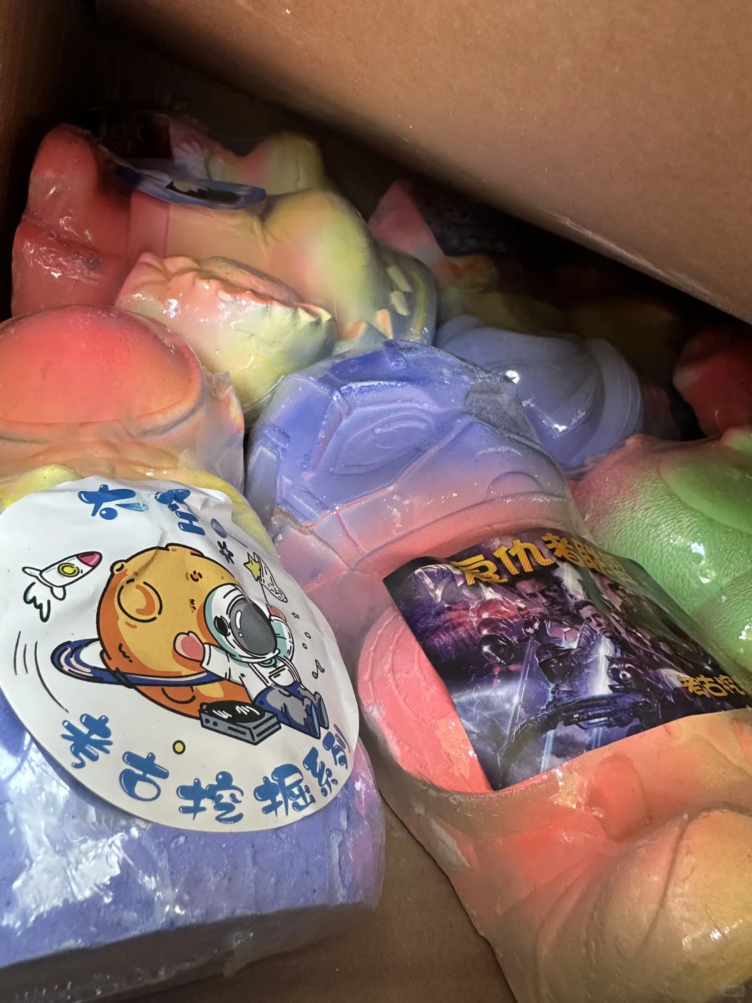 商场里面一锤子5块，爸爸怒买30个在家里锤