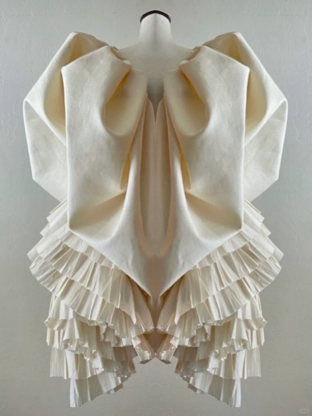 审美提升|立裁分享?宝藏大师的建筑美廓形