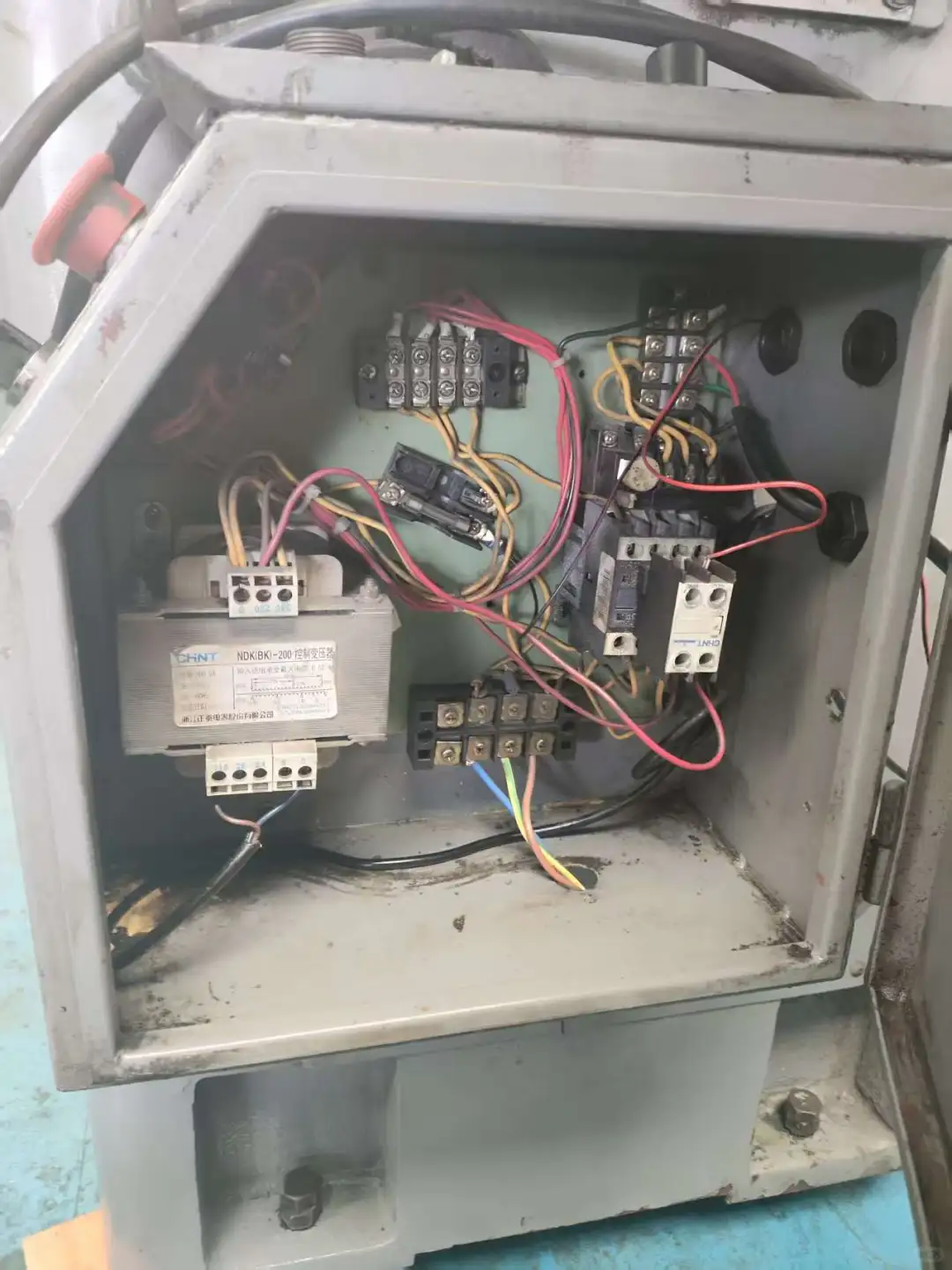 建德618磨床主轴跳动≤0.002mm 的精度王！