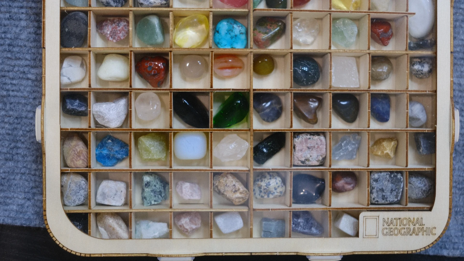 山姆的小矿石好有趣，总共一百颗好好看！