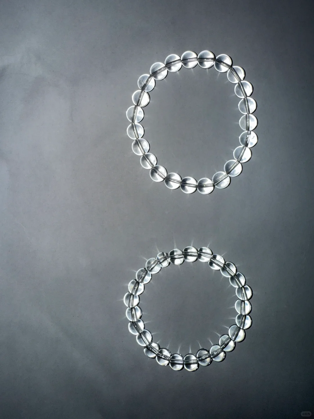 花两块钱买了串玻璃 和白水晶对比