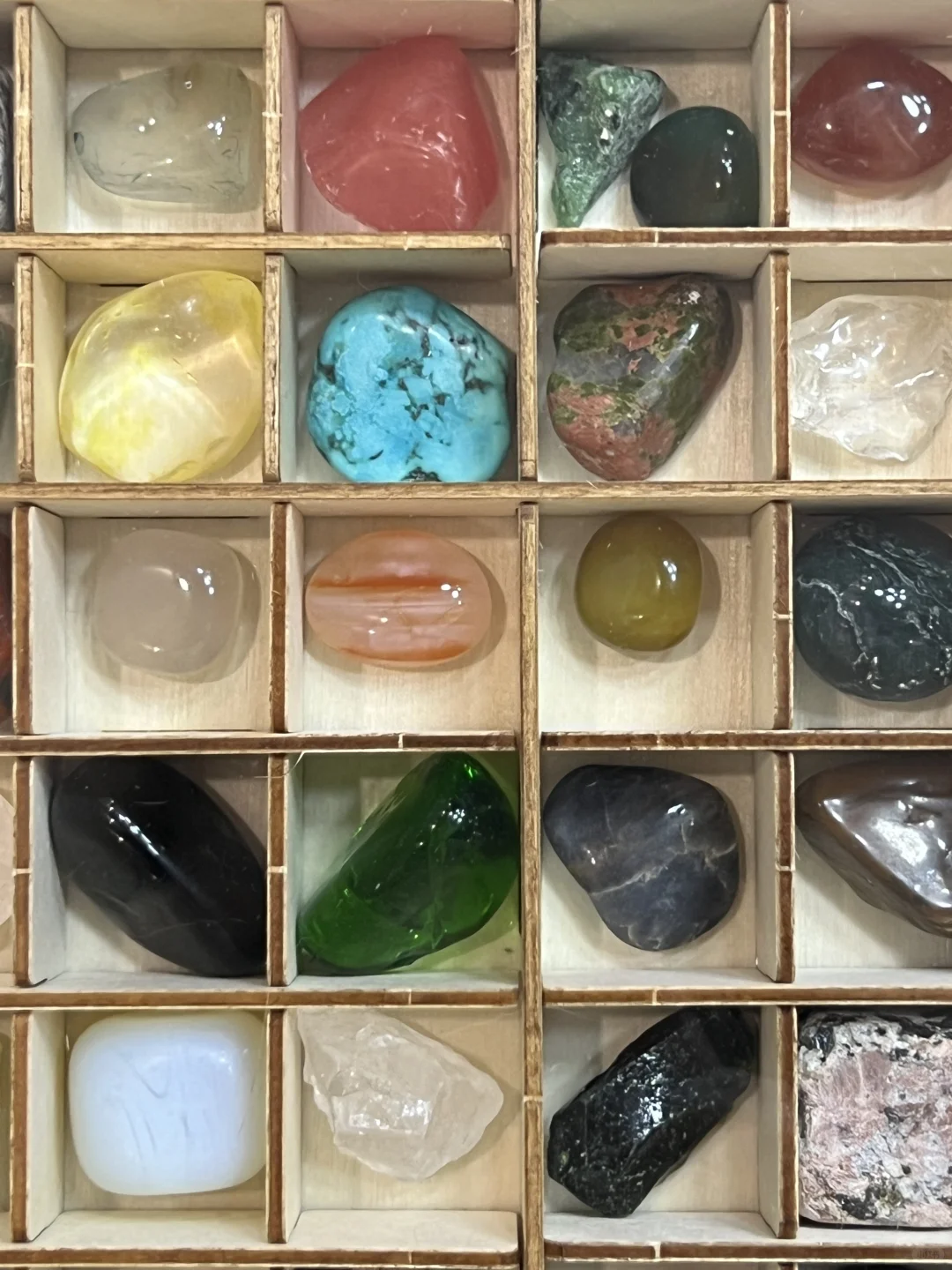 山姆的小矿石好有趣，总共一百颗好好看！