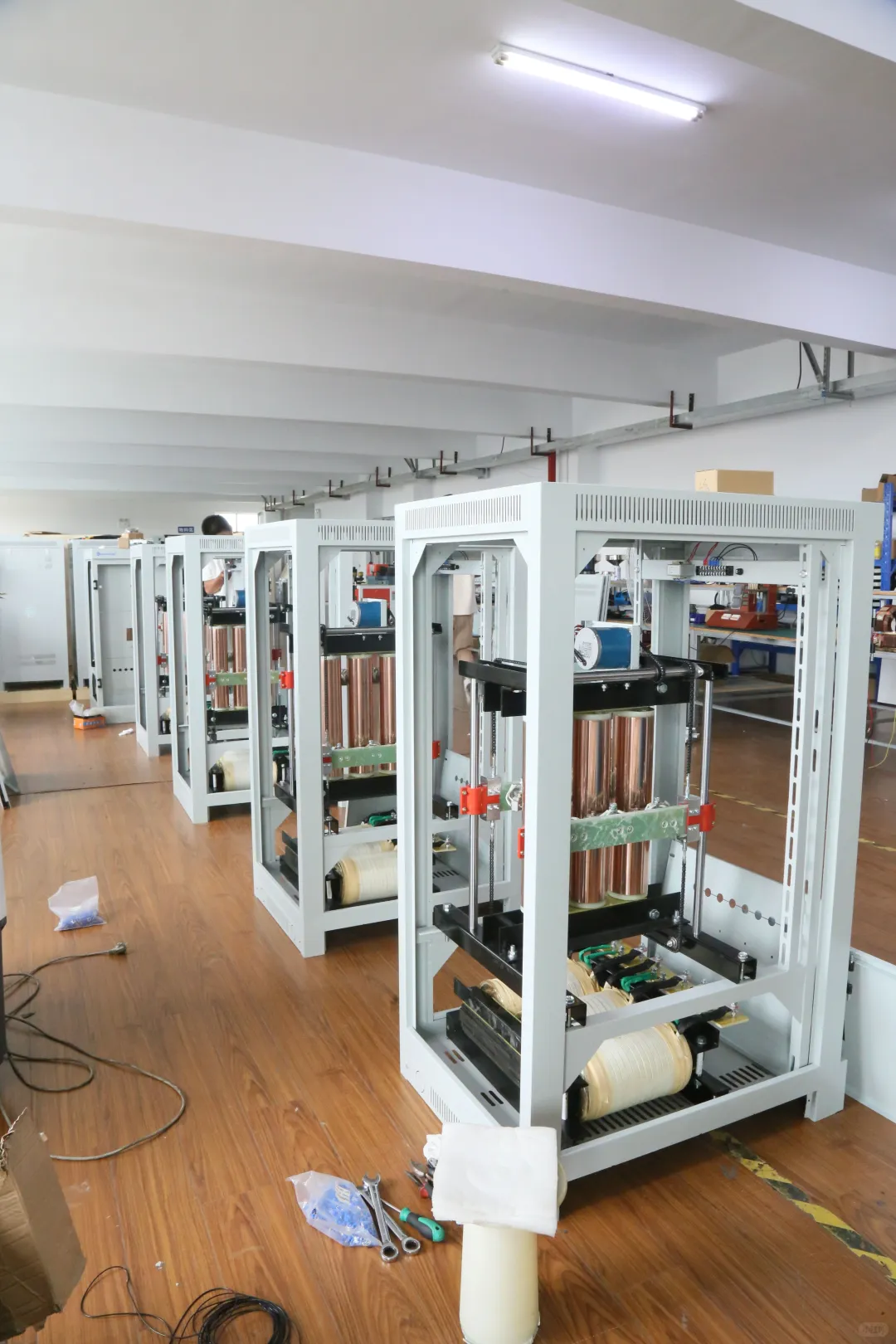 大功率三相稳压器多少钱?