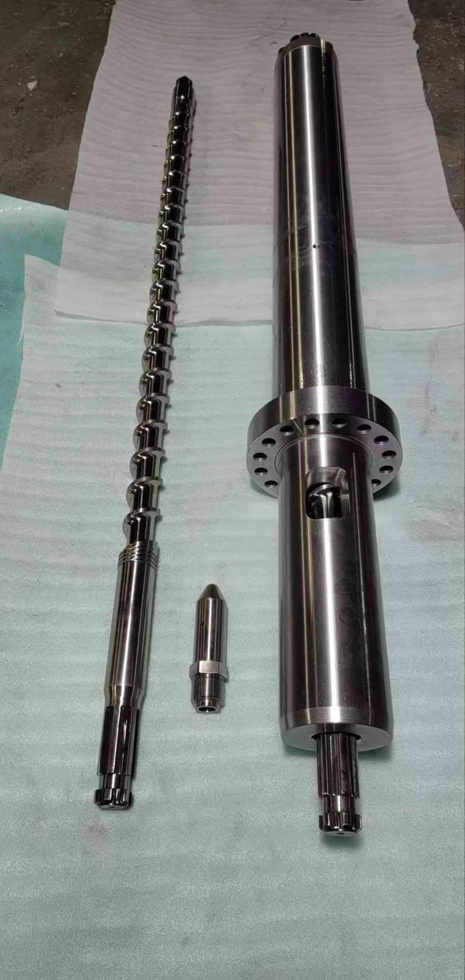 注塑机螺杆料管