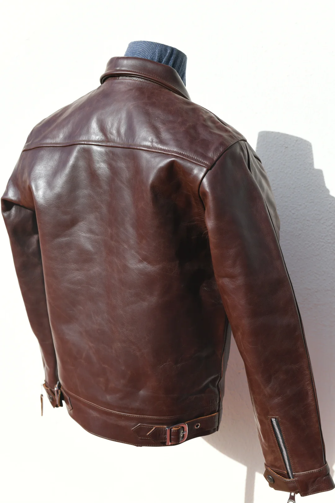 阳光下的 BF109红棕色马皮