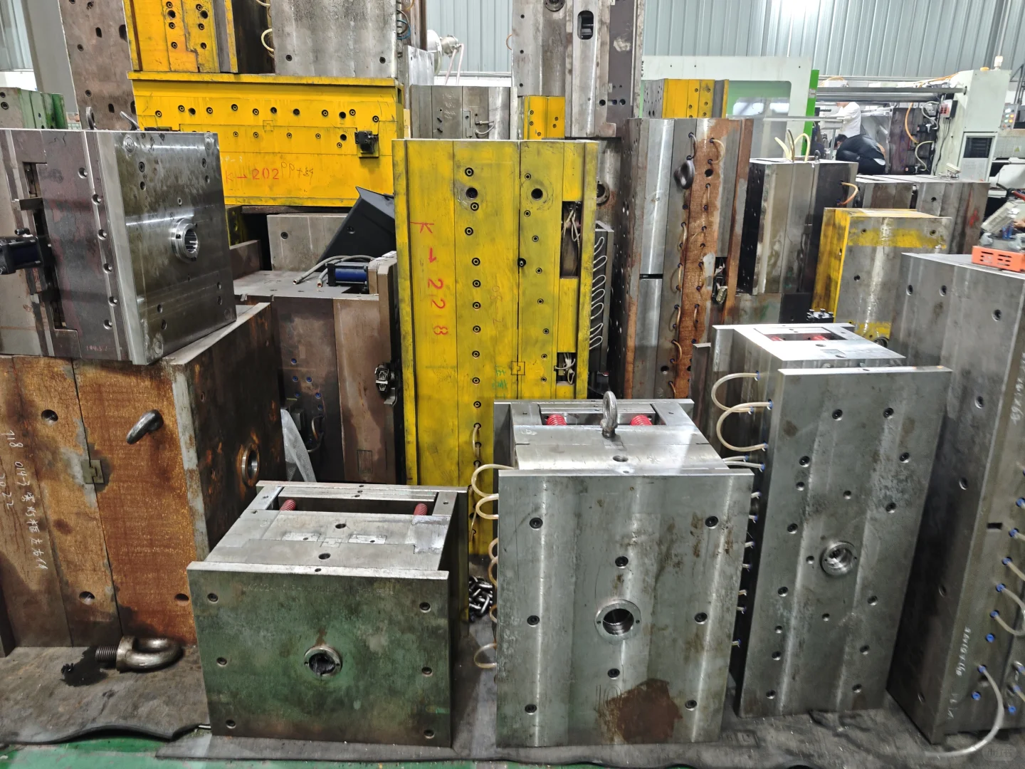 求购海天注塑机