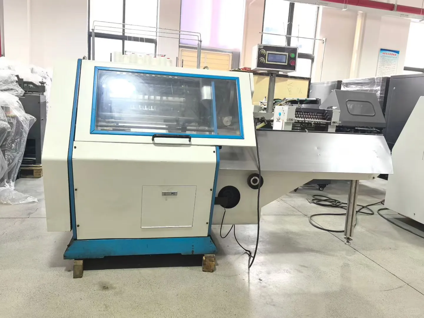 紫光半自动锁线机