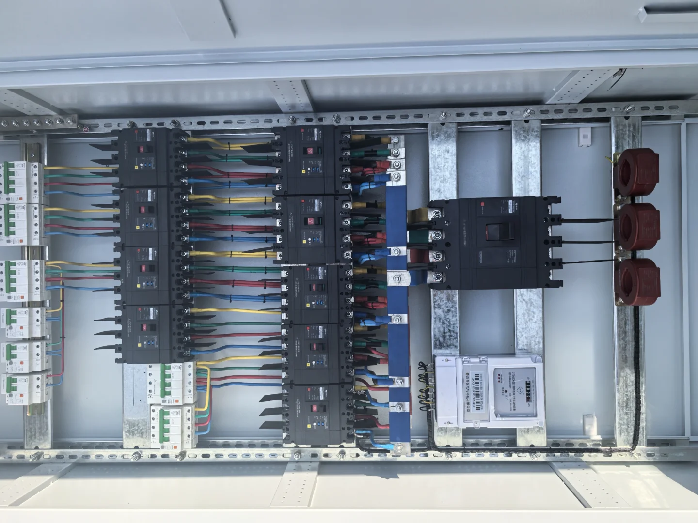 感谢客户选择公牛断路器