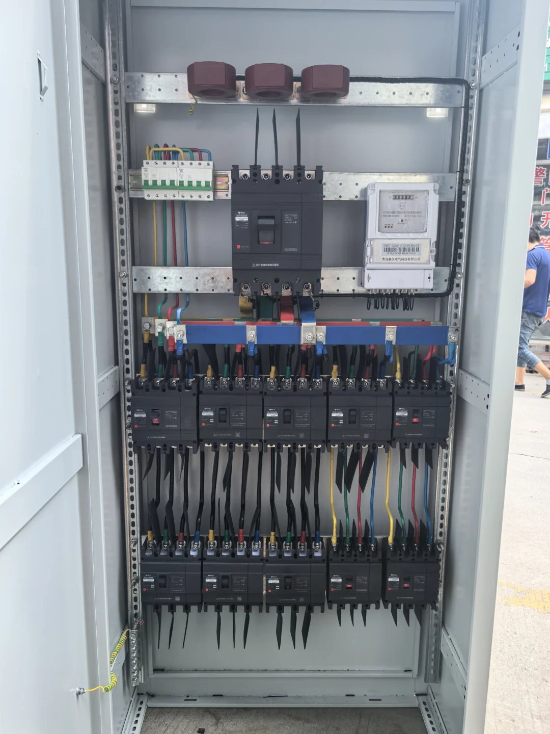 感谢客户选择公牛断路器