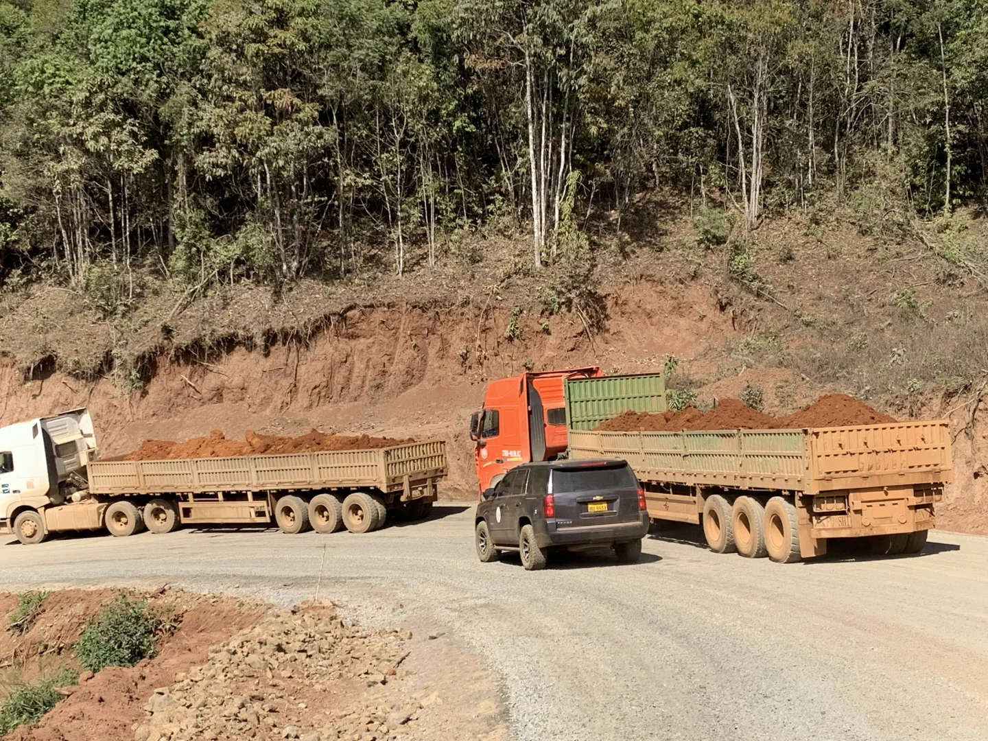 老挝铝土矿起运，每月12万吨，只定长协～