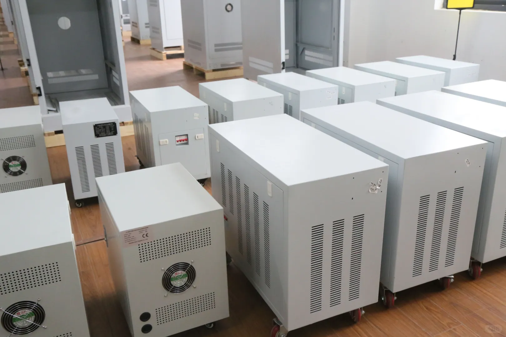 三相稳压器买多大合适?看这篇带您避“坑”