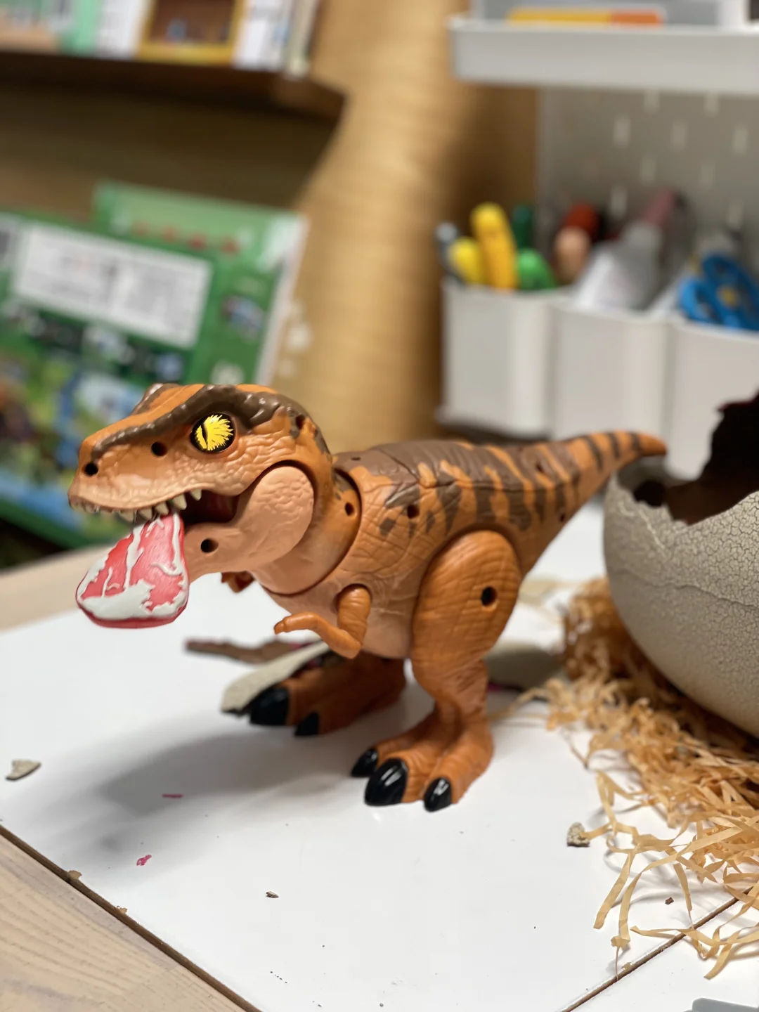 今年五岁生日 孵化了一只侏罗纪霸王龙?