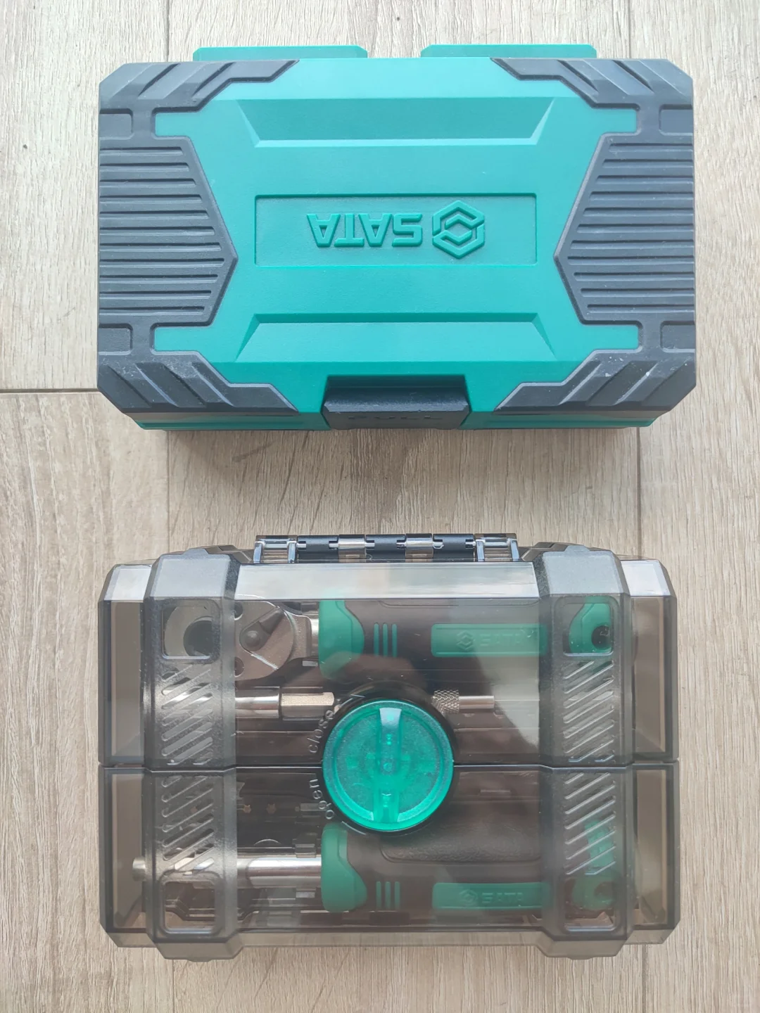 世达工具箱05498和05498A对比