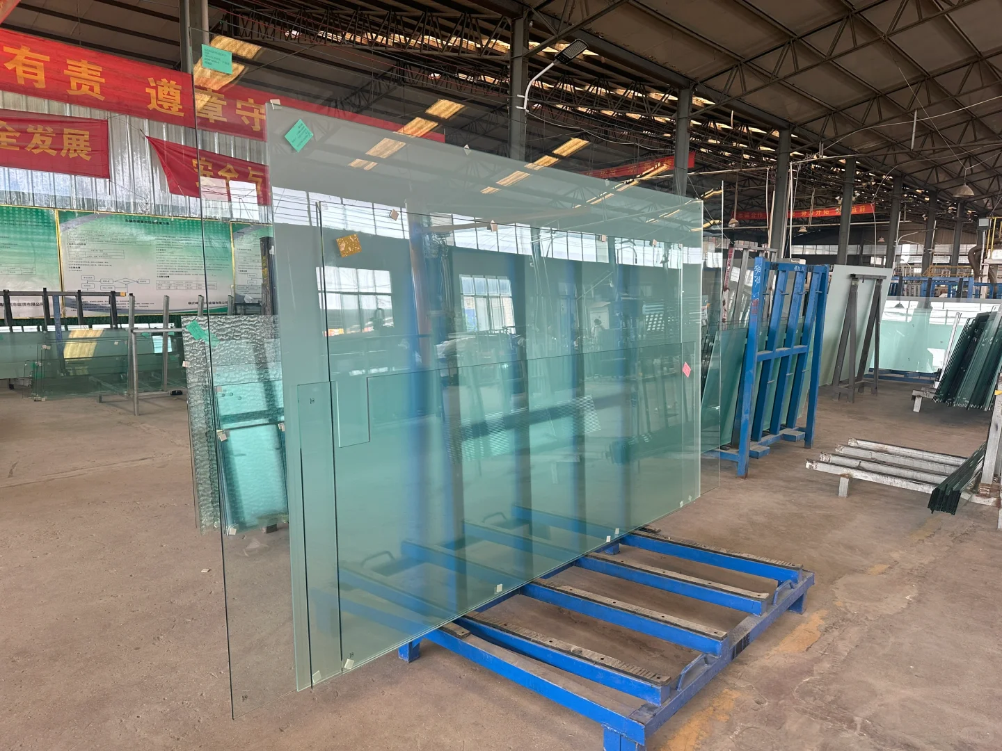 自己钢化玻璃厂，有啥不懂的尽管问?