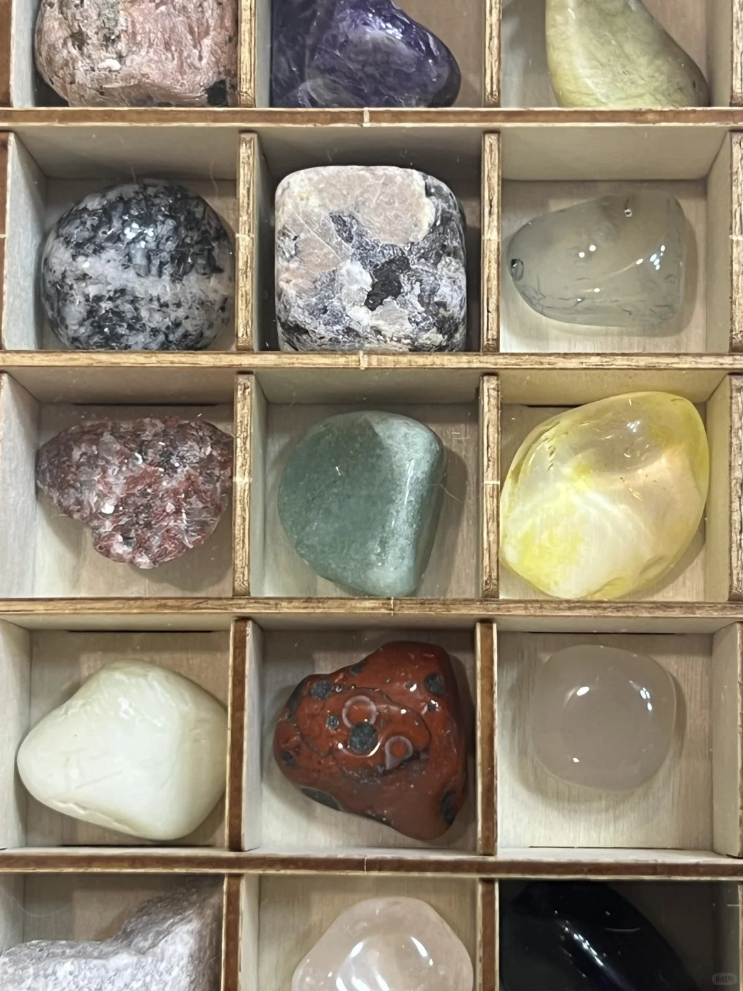 山姆的小矿石好有趣，总共一百颗好好看！