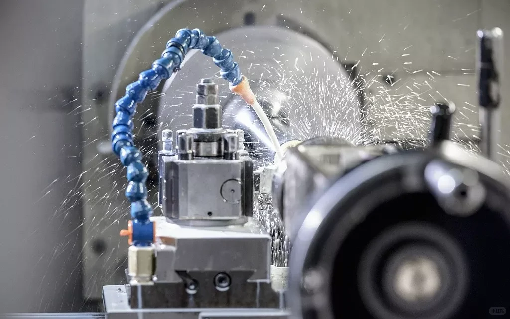 在机械加工中，切削液的使用规范