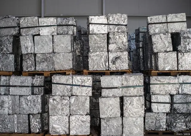 宁波港再生铝开柜查验