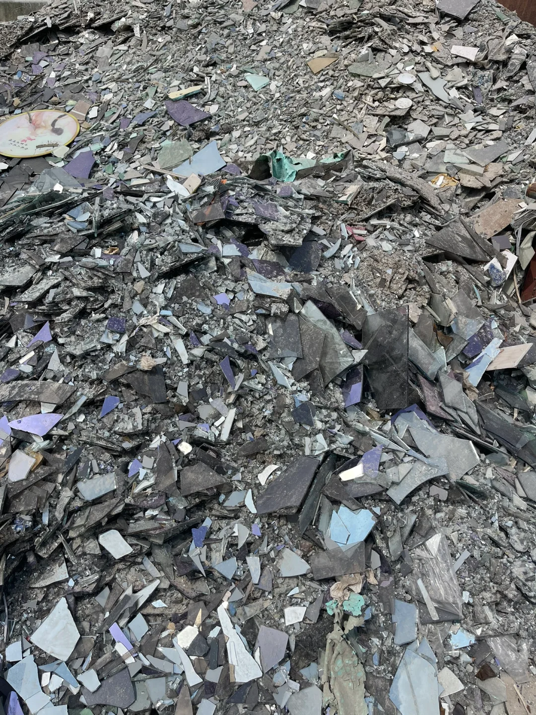 大厂辞职,跟着老爸回收废旧玻璃,劳累又充实