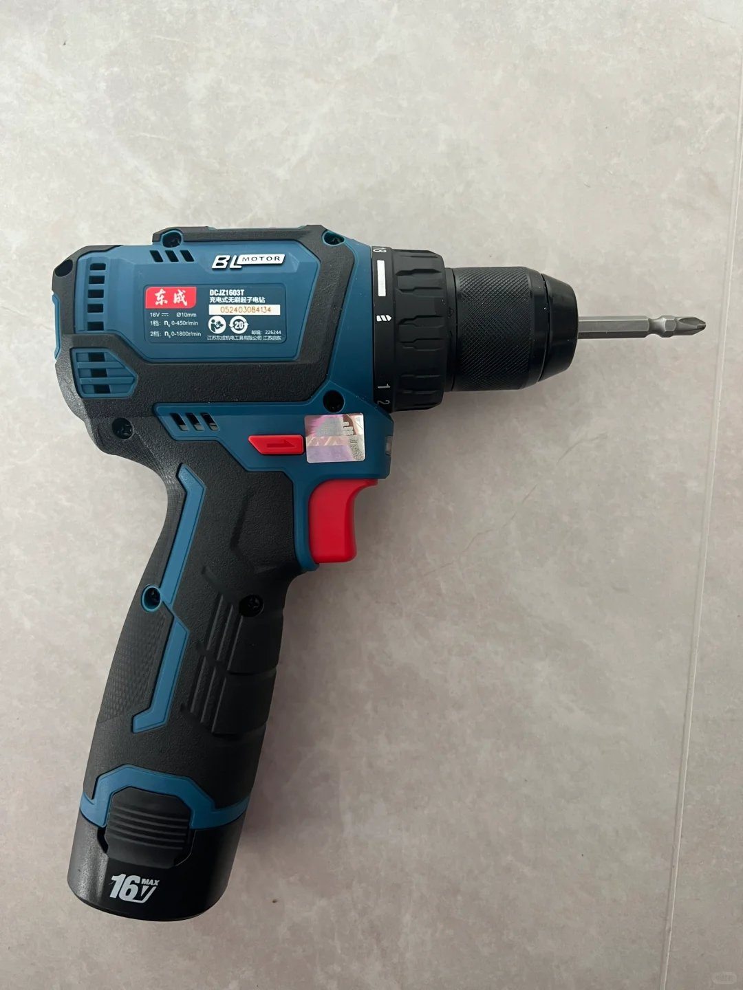 能动手尽量不说话