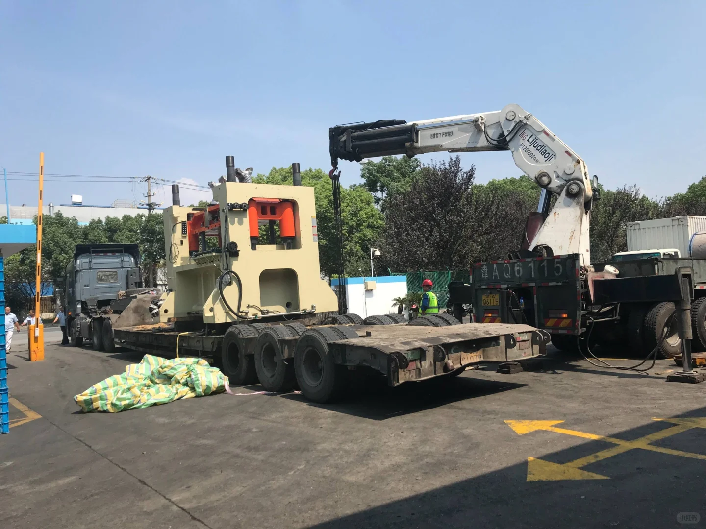 江阴云亭机械设备搬运