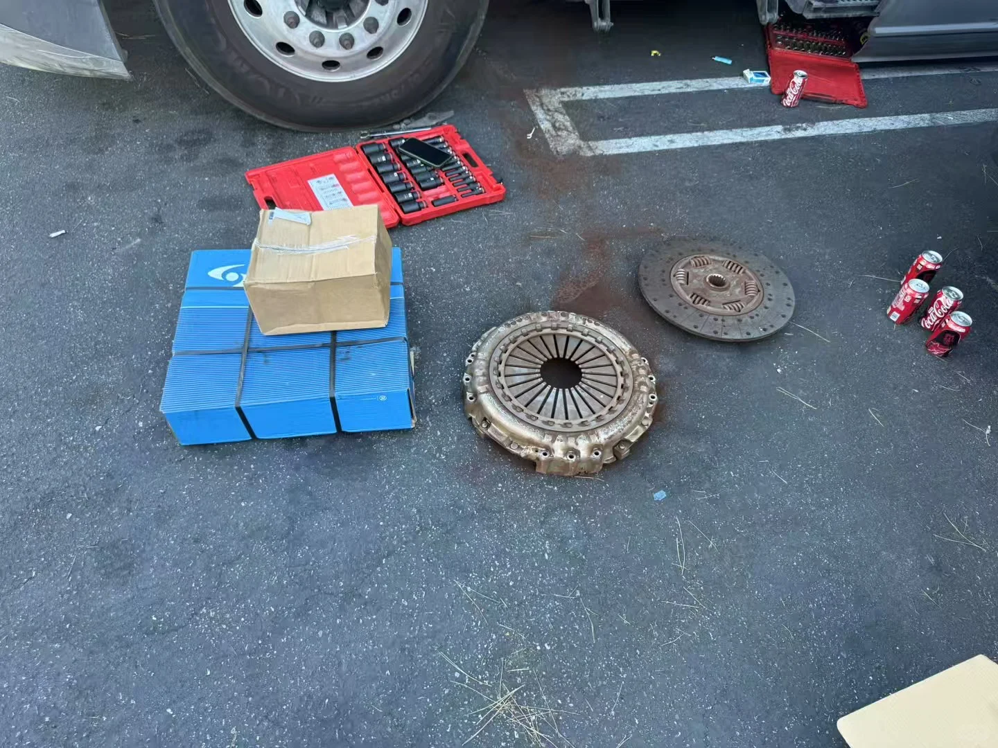 卡车修理，会的来??????