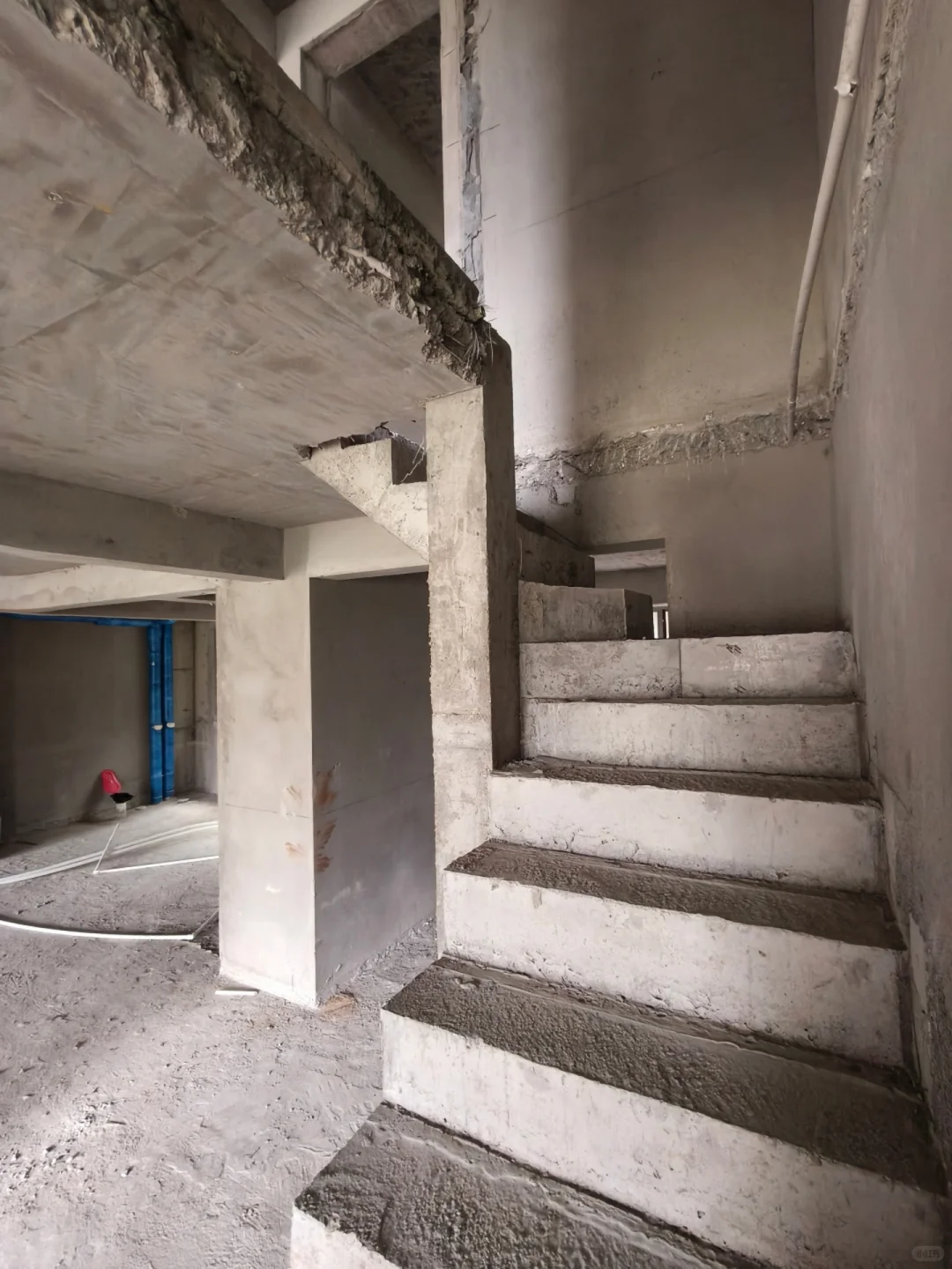 楼梯日记◽左滑➡️：一起给楼梯拆模