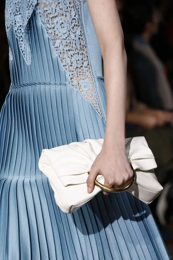 褶皱的大作用和多种表现方法—审美提升