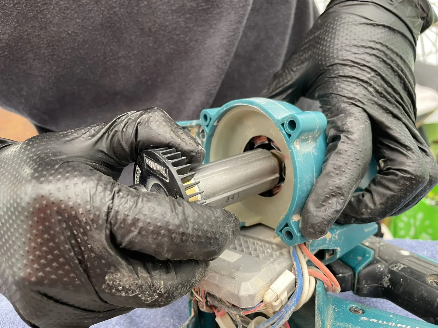 Makita XGT 185mm 圆锯进水维修