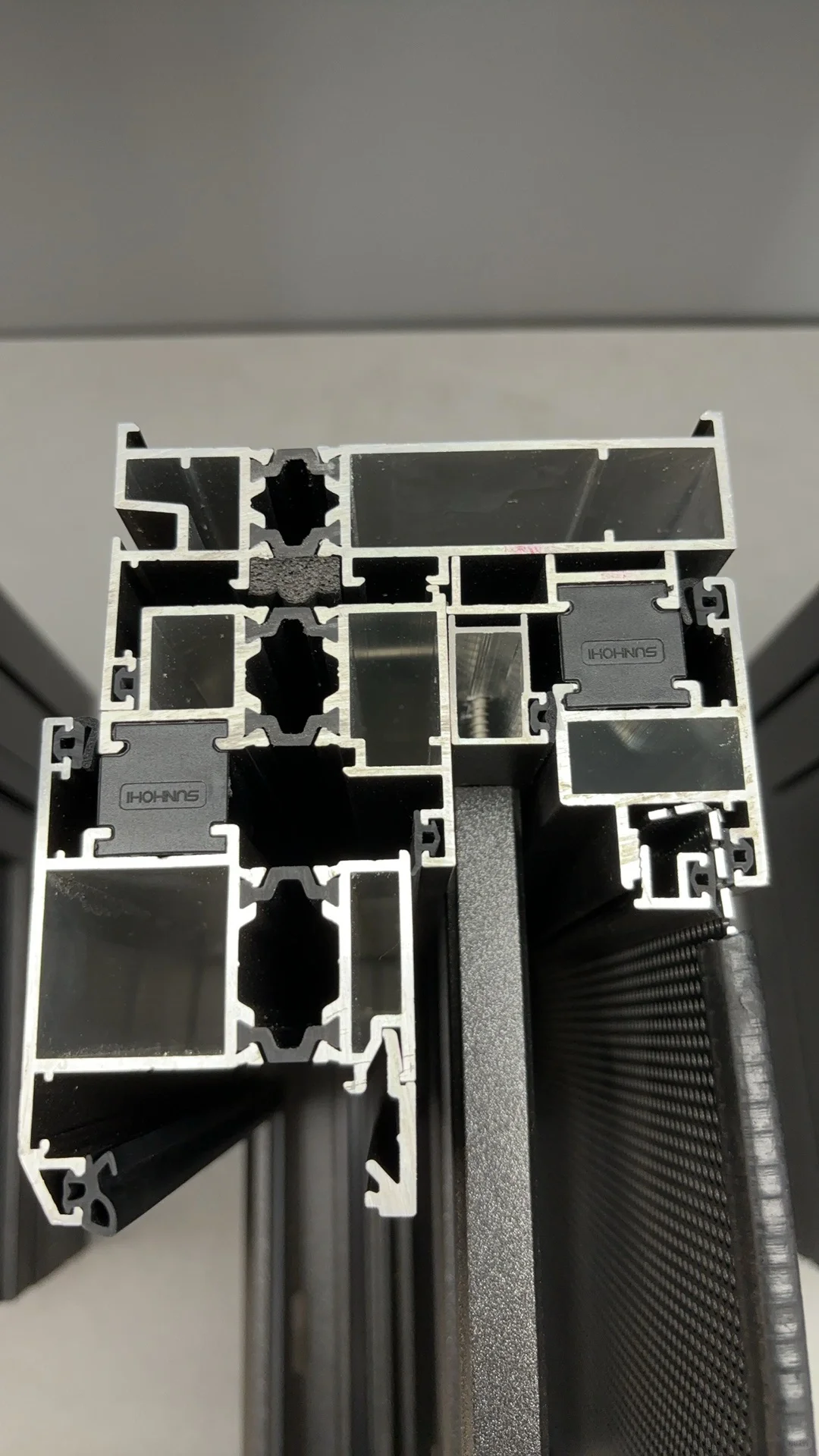 救命！门窗铝材选错=白扔钱！内行人私藏选购