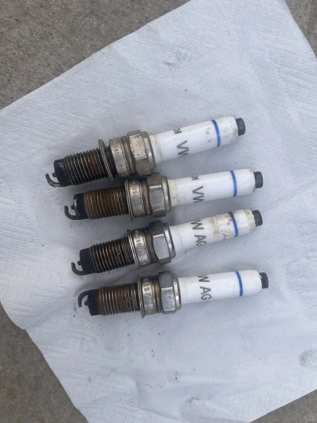 自己更换小polo 火花塞