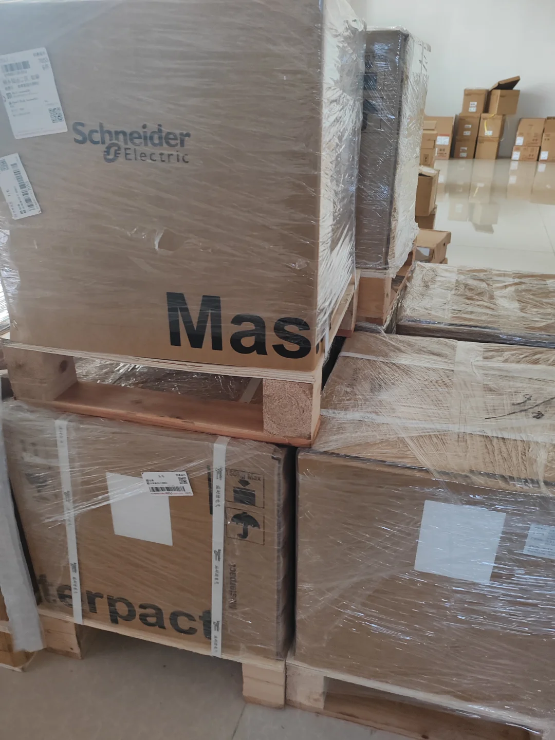 施耐德框架断路器有现货