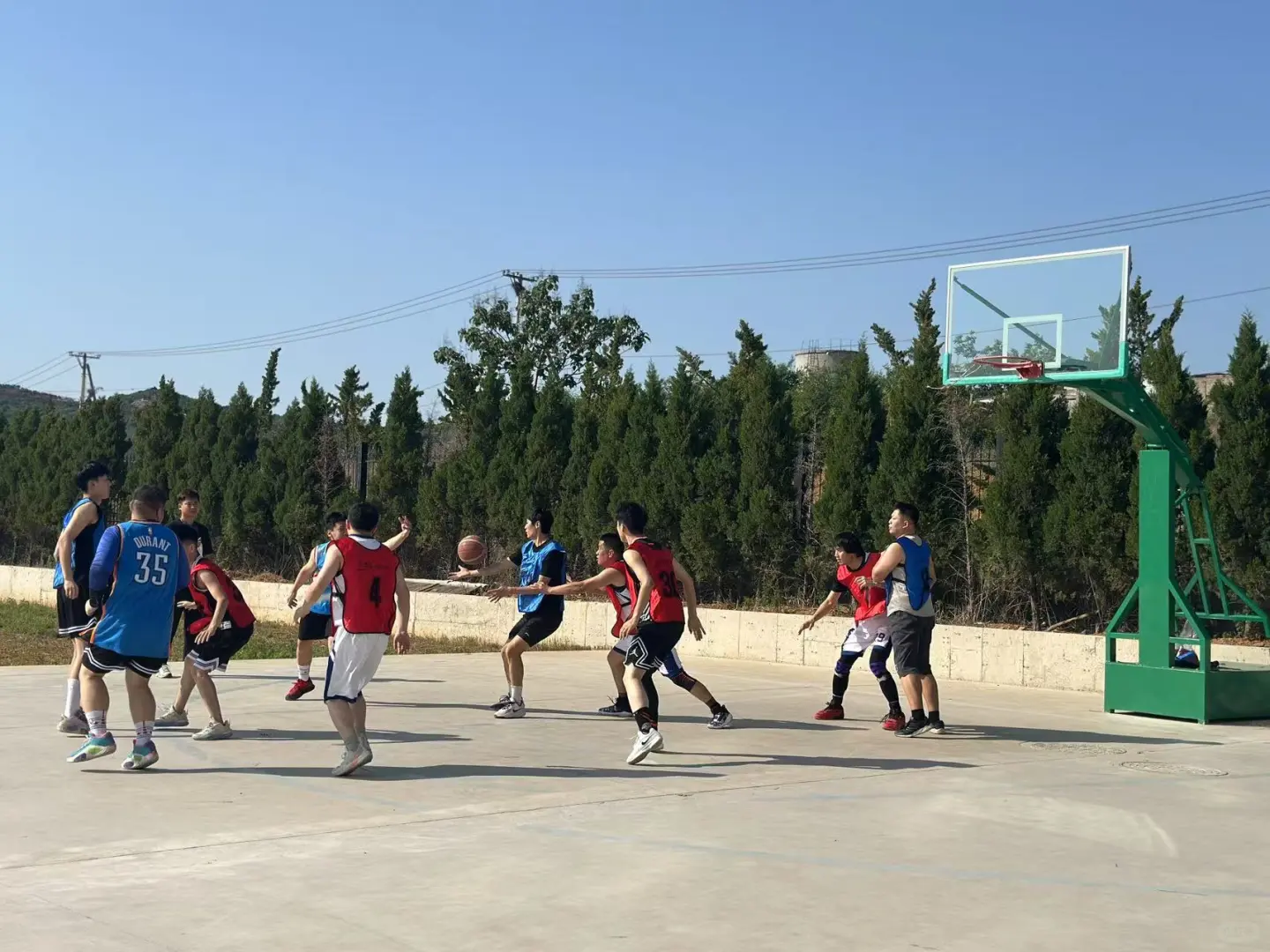 利欧集团大连泵业篮球赛