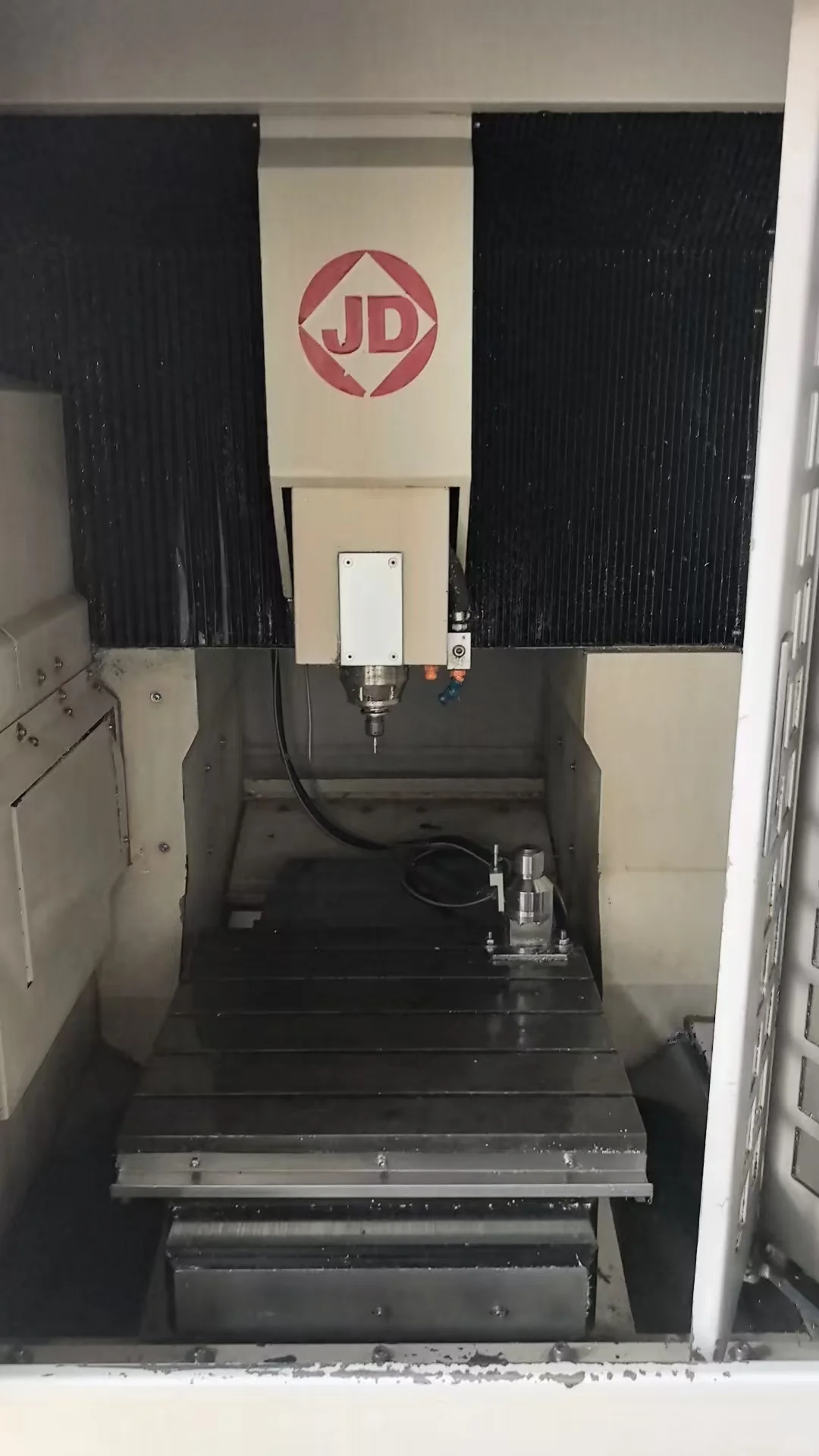 132台北京精雕JDVT600-A12S和JDLVM400E