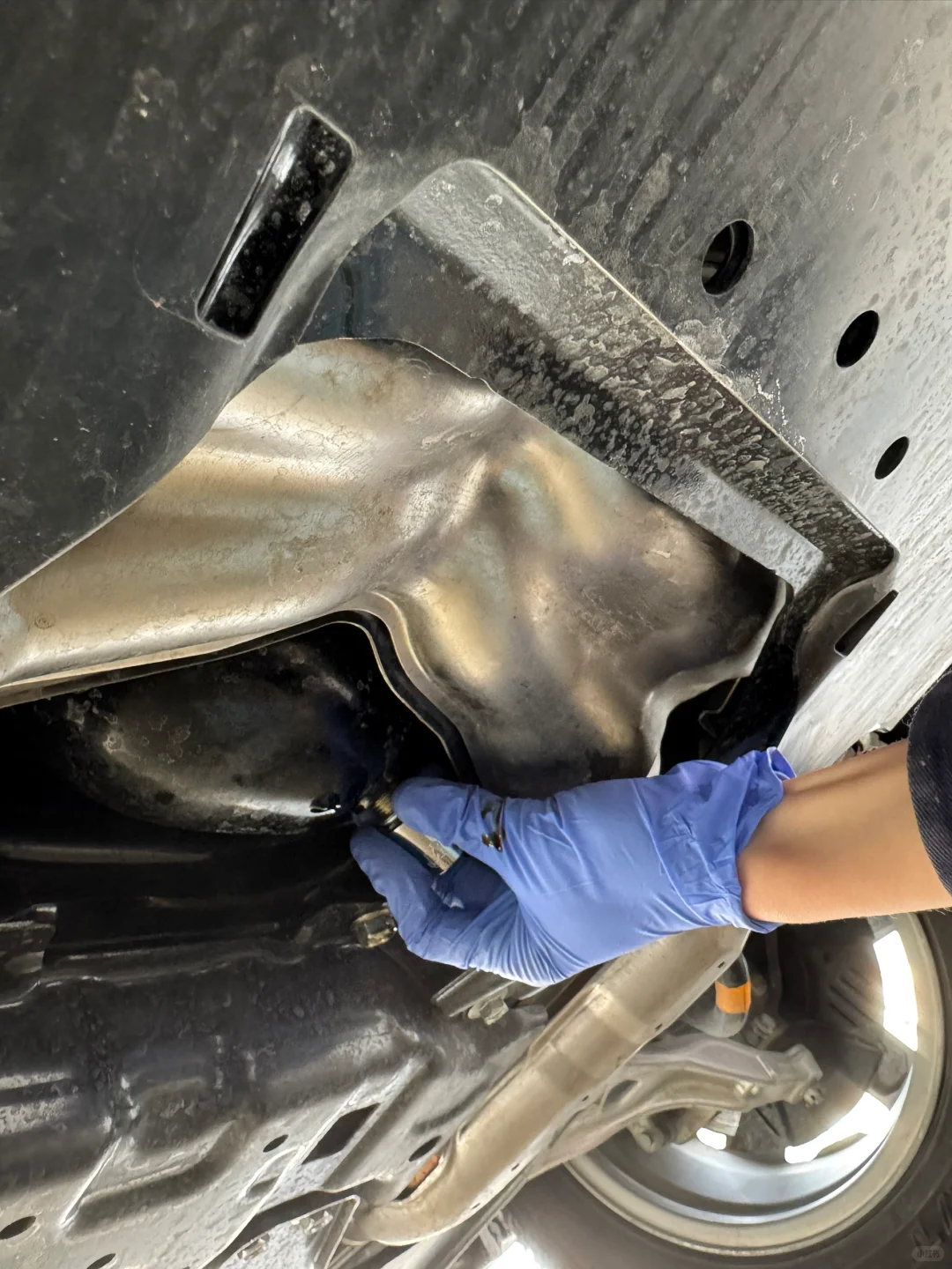 给我的小车换个机油??