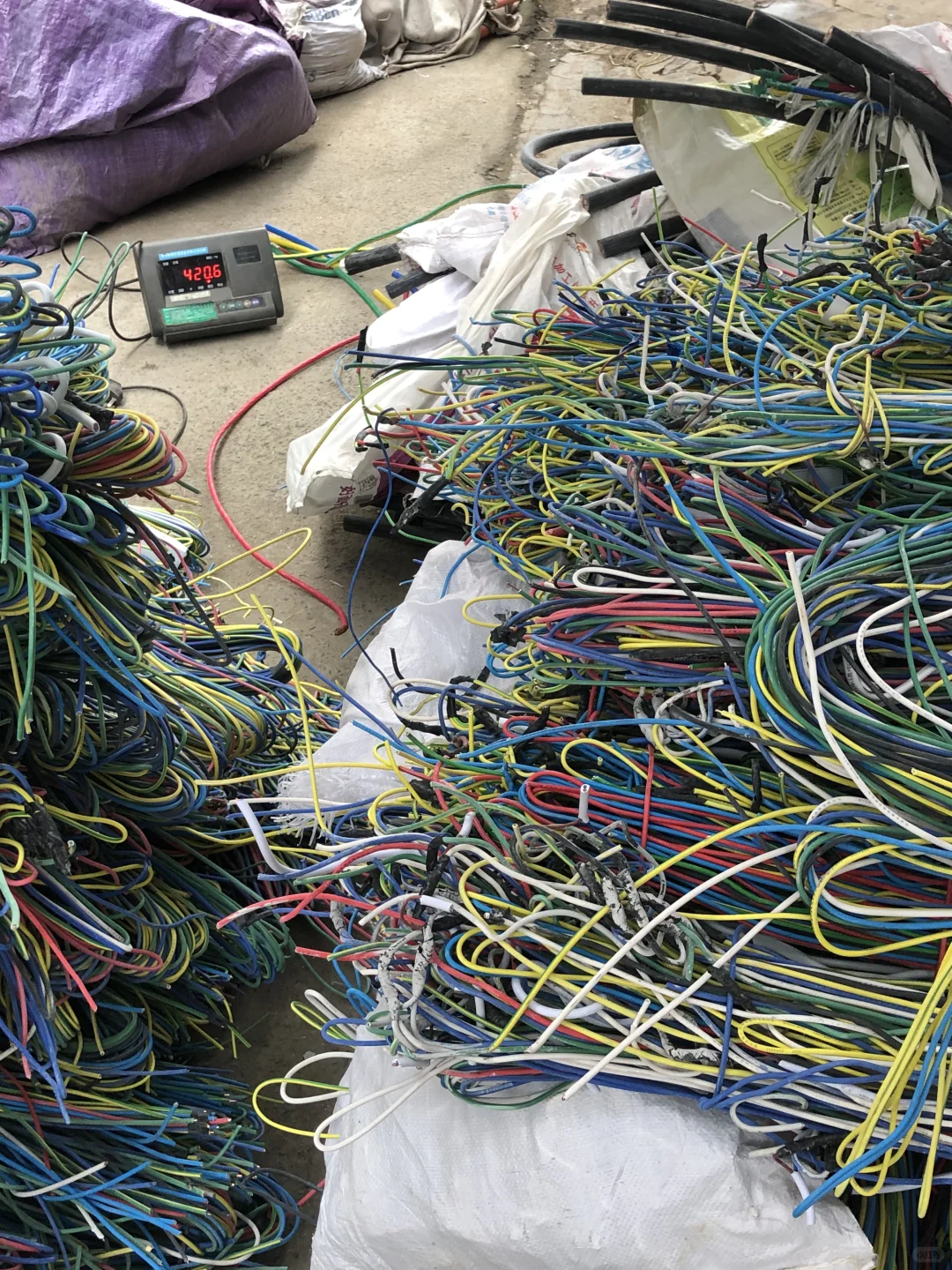 大量回收废紫铜、黄铜、电缆电线！