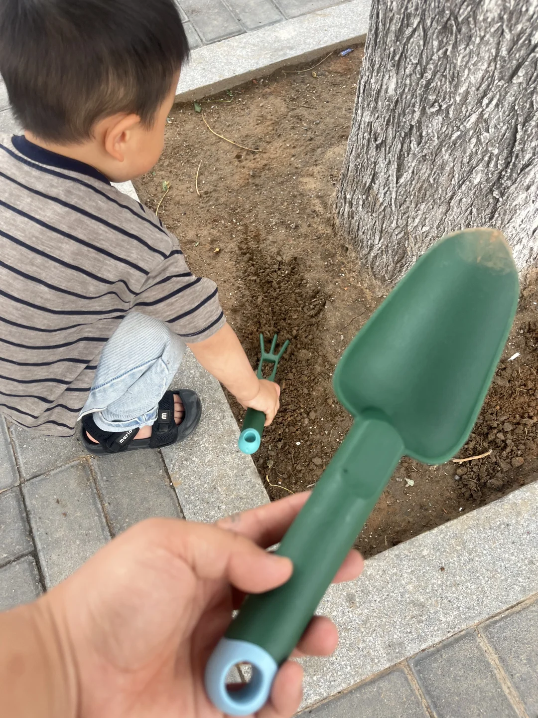 别再给宝贝买挖沙铲了，这个太好用