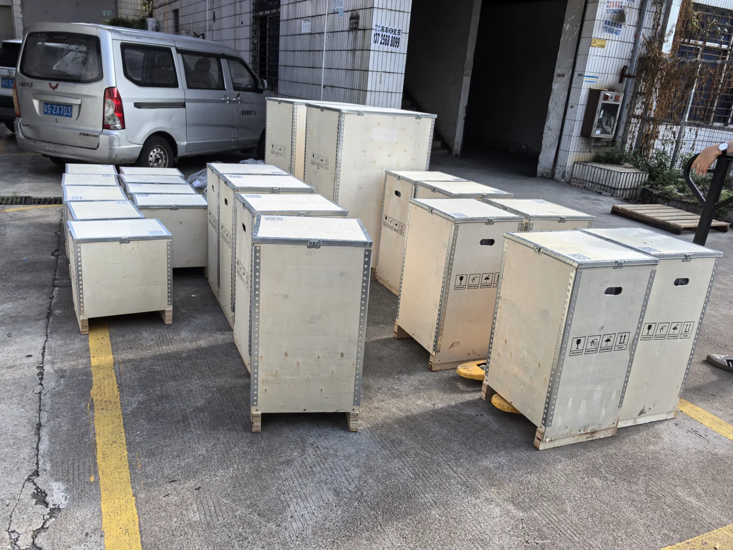 输入230V-450V 输出380V±1%精度稳压器