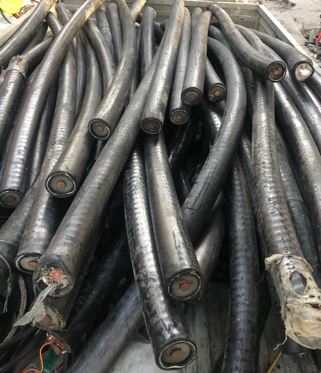 大量回收废紫铜、黄铜、电缆电线！