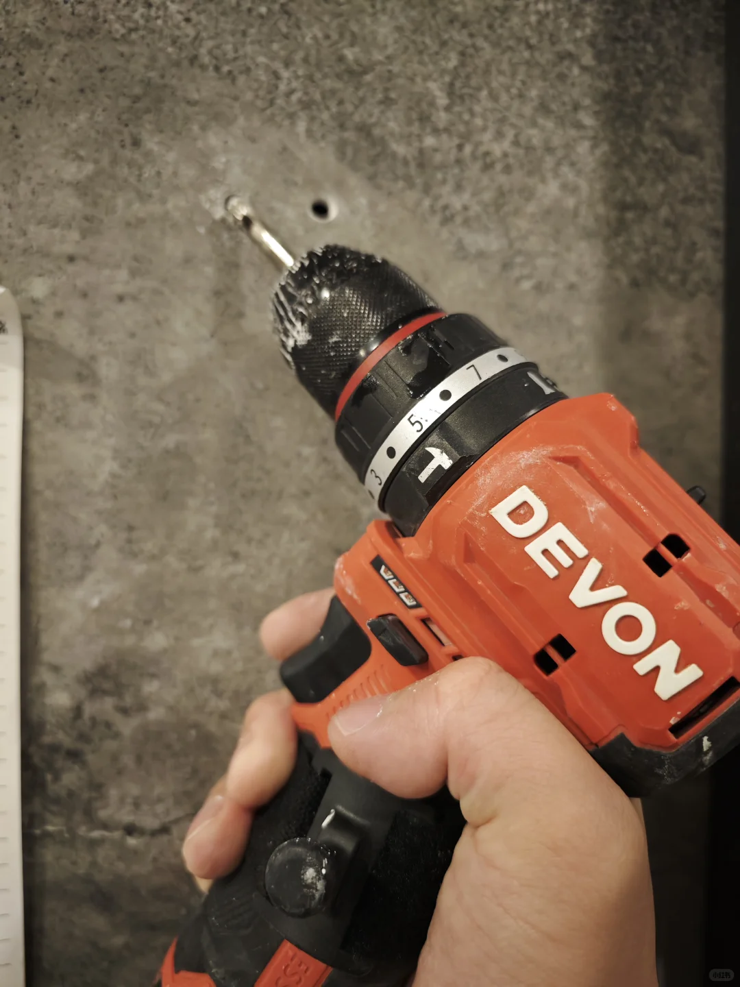 谁能不爱这台电钻！？？