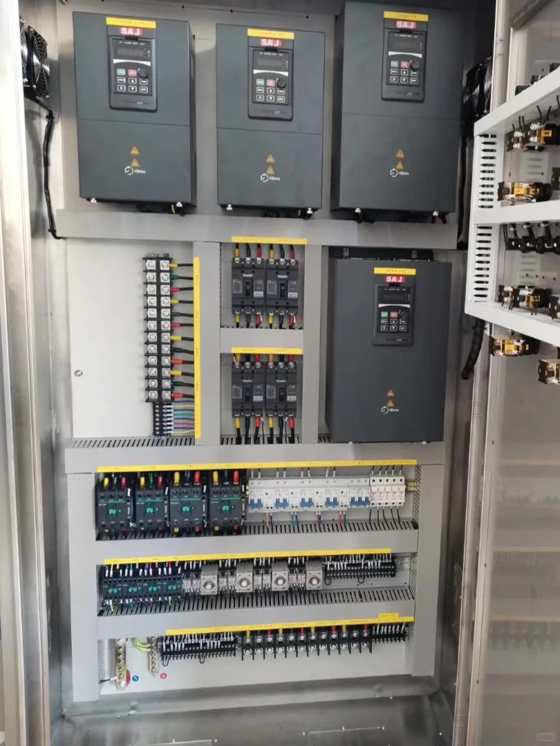 变频控制柜里面的电气元件