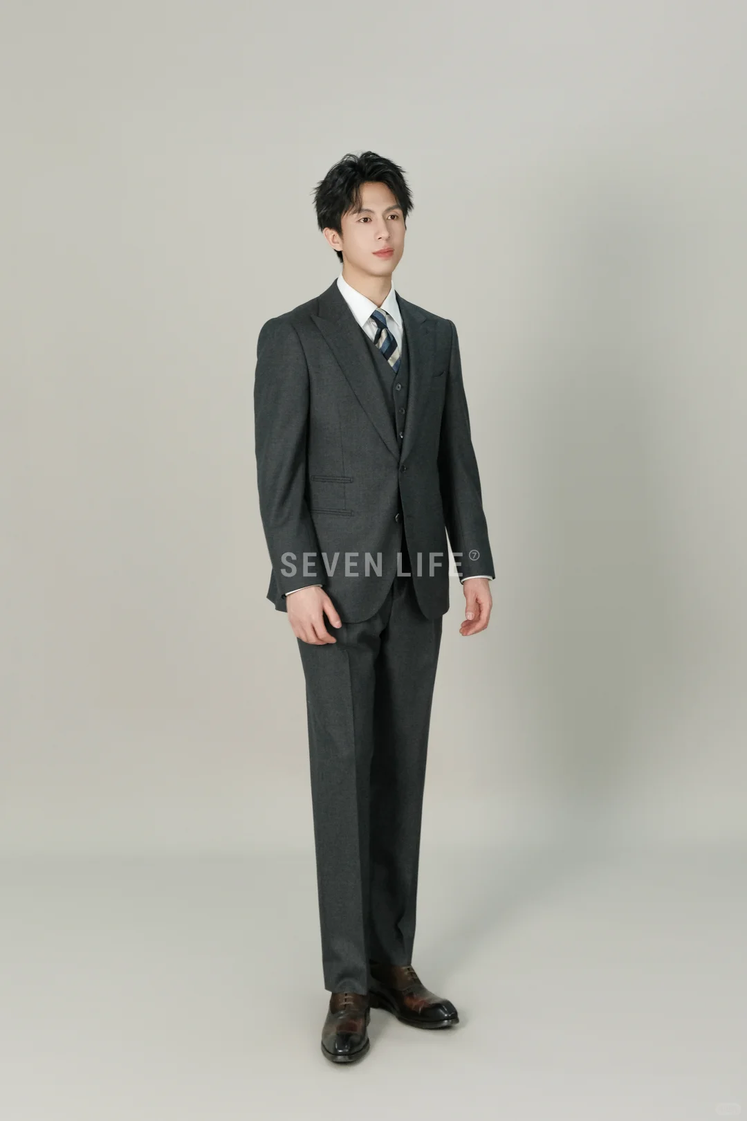 西装定制｜70°灰诠释高级的精准刻度