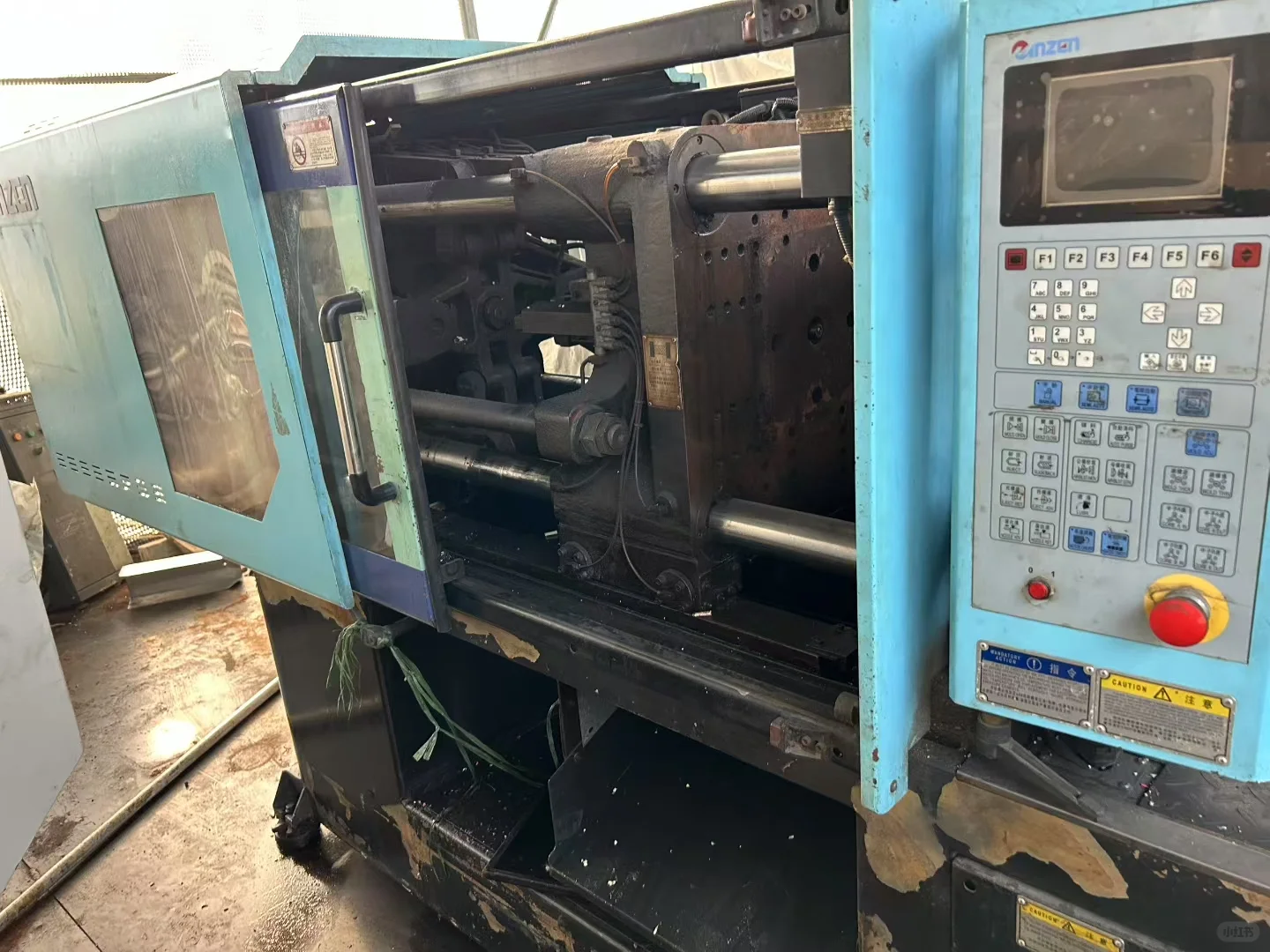 急售！明震130吨注塑机，性价比之选