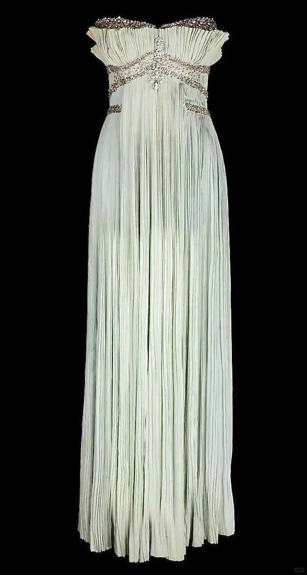 希腊风格和时尚:流动的雕塑之美