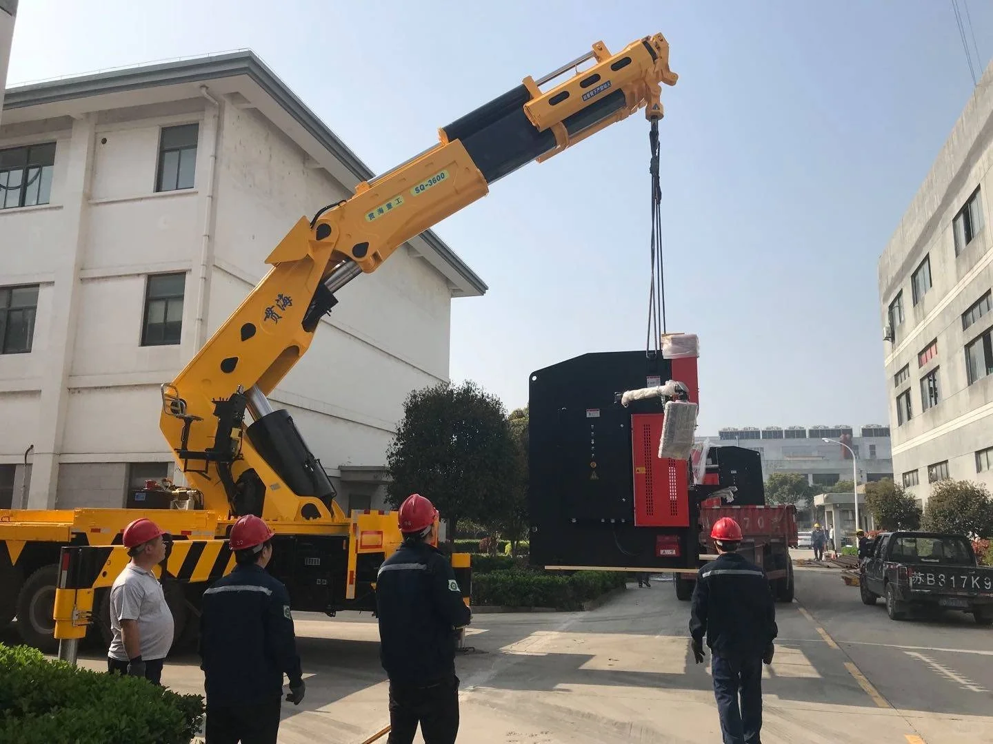 江阴云亭机械设备搬运