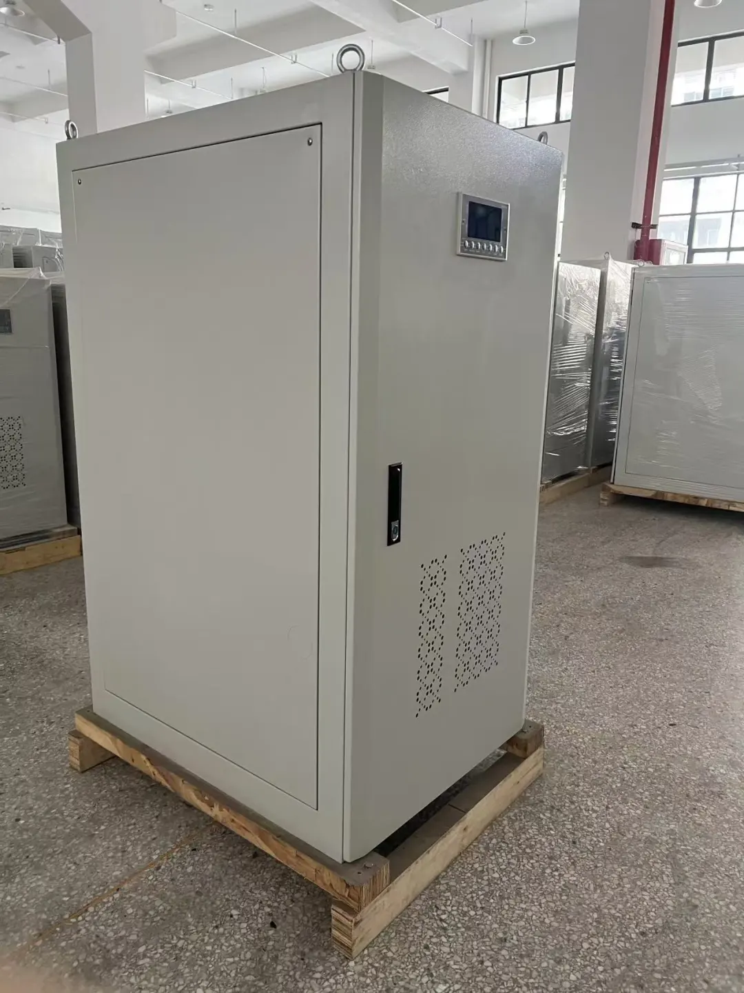 铜柱式大功率150KVA稳压器