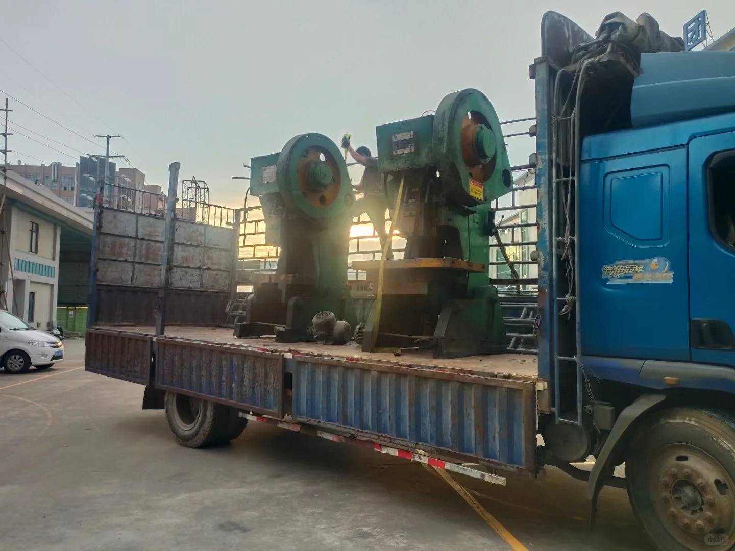 冲床磨床搞一波