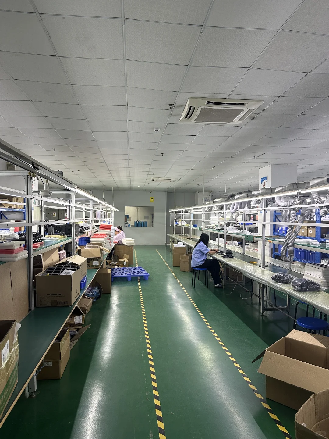 家里有个不大的工厂 是妈妈20年的心血