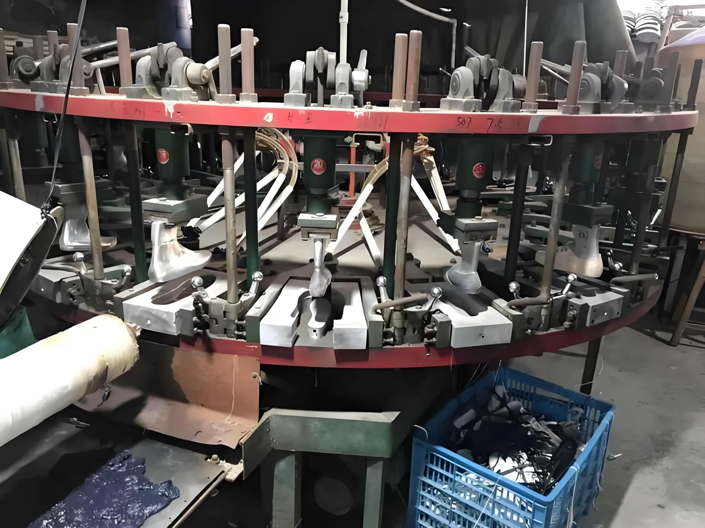 【鞋类百科】什么是注塑鞋？