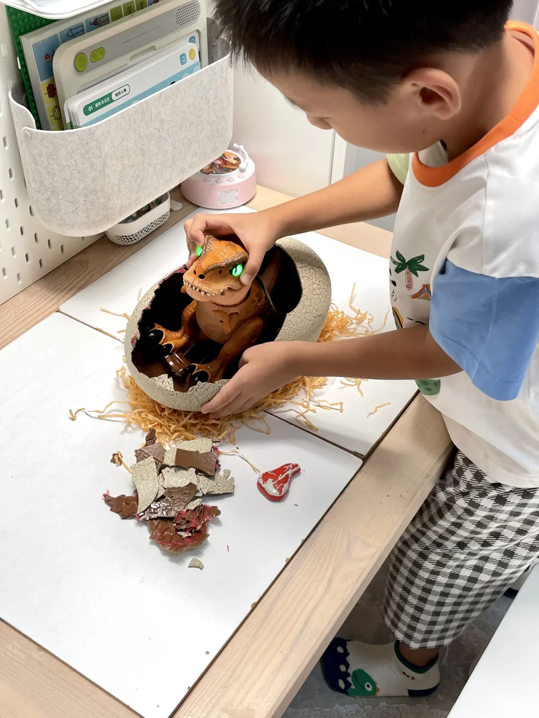 今年五岁生日 孵化了一只侏罗纪霸王龙?